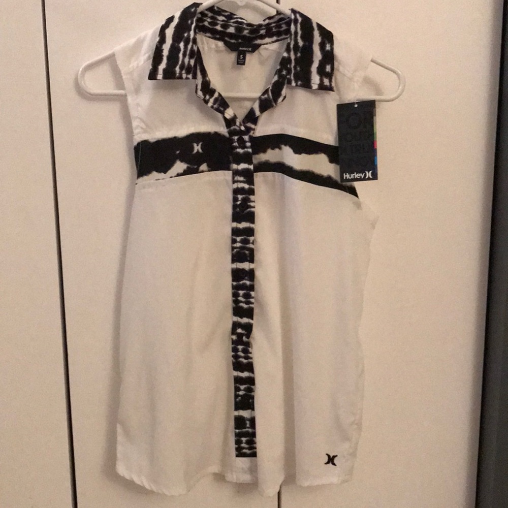 White and black tank top